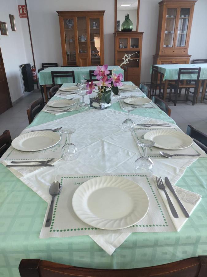 Hostal San Cristobal en Pontedeume Buitenkant foto