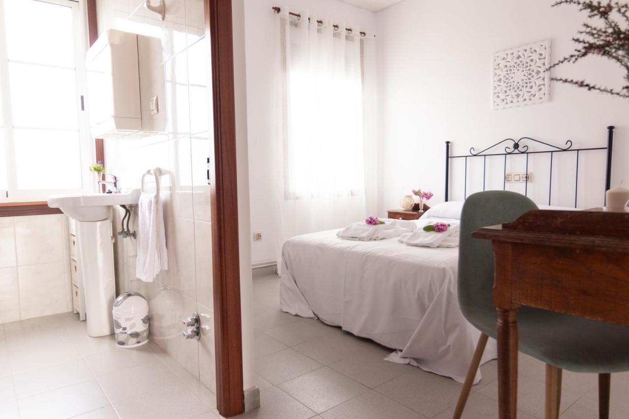 Hostal San Cristobal en Pontedeume Buitenkant foto