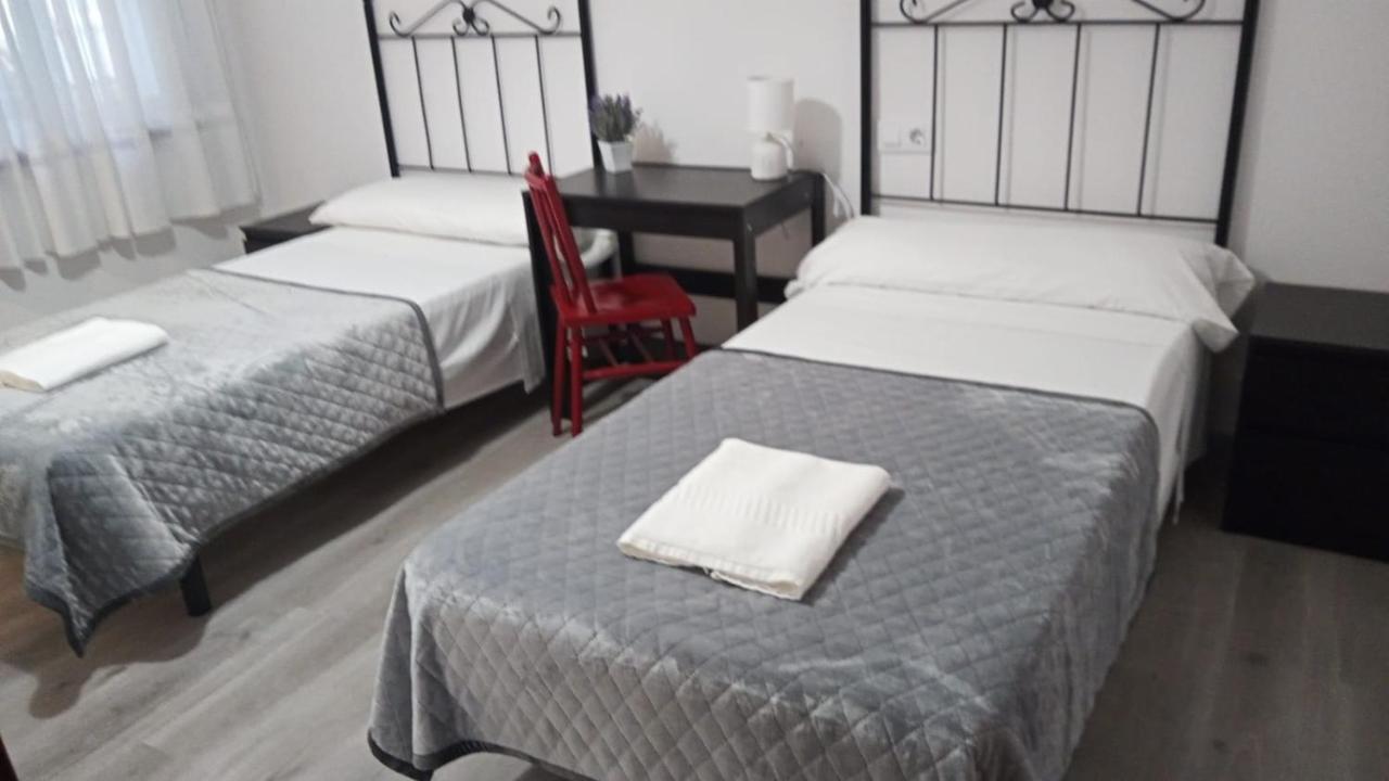 Hostal San Cristobal en Pontedeume Buitenkant foto