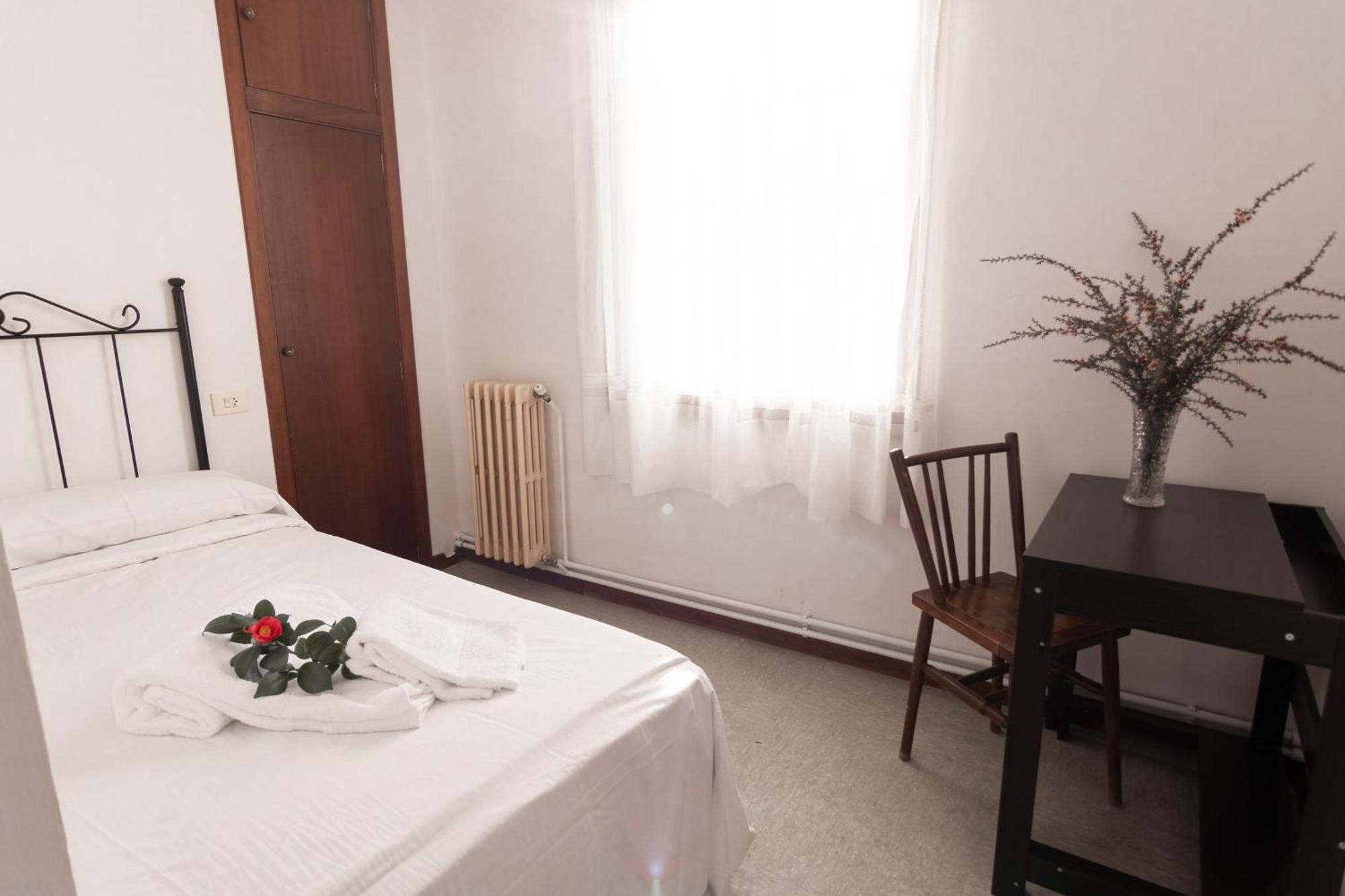 Hostal San Cristobal en Pontedeume Buitenkant foto