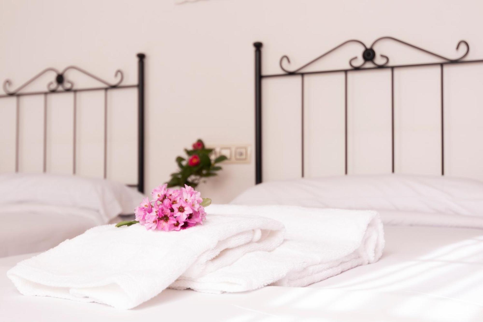 Hostal San Cristobal en Pontedeume Buitenkant foto